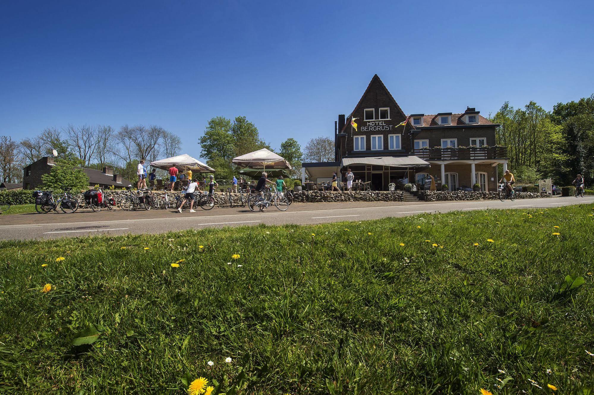 Hotel Bergrust Bemelen Exterior photo